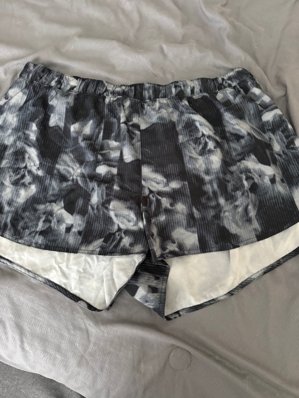 Old Navy Black & White Floral Pattern Athletic Shorts